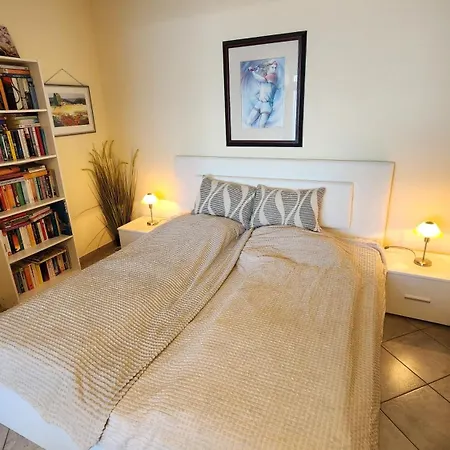 C08-001 Apartment *